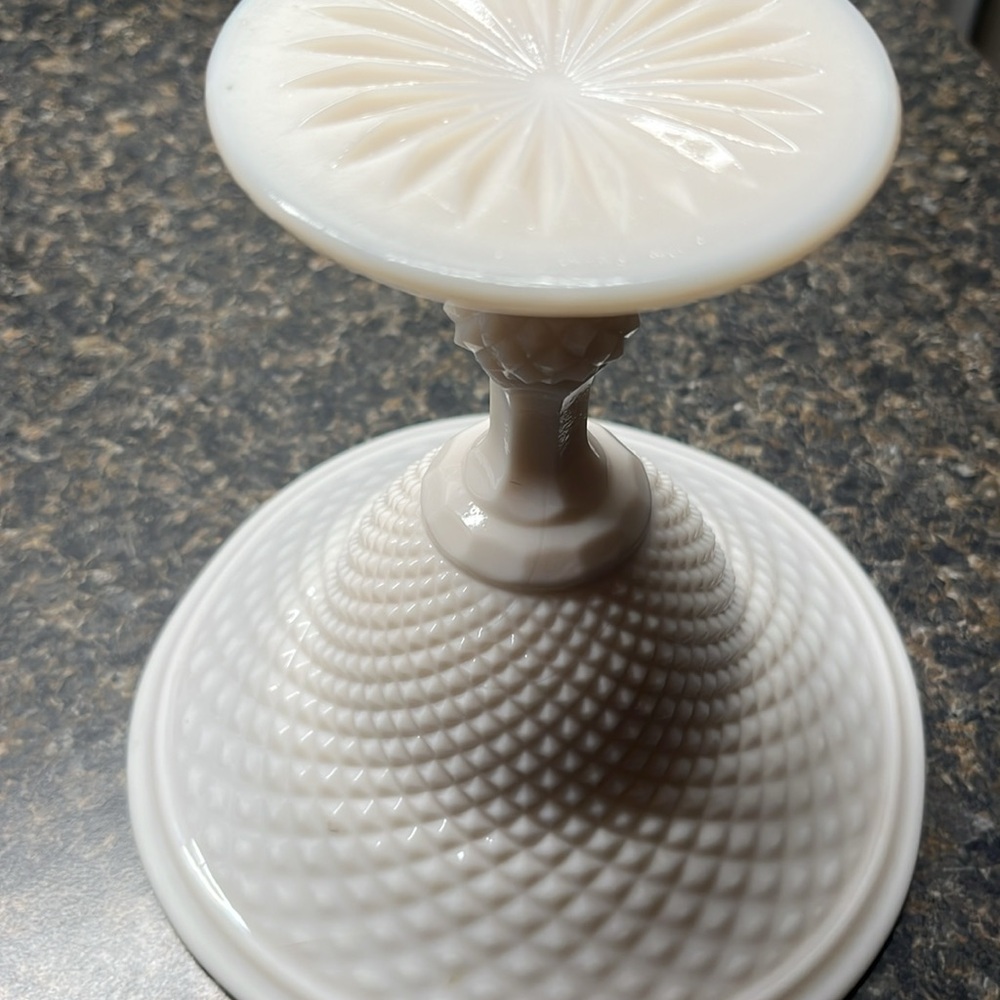 Vtg Milk Glass, Pedestal Bowl, Wedding Decor Desert Bowl, Fruit Bowl, candy dish - Picture 8 of 11